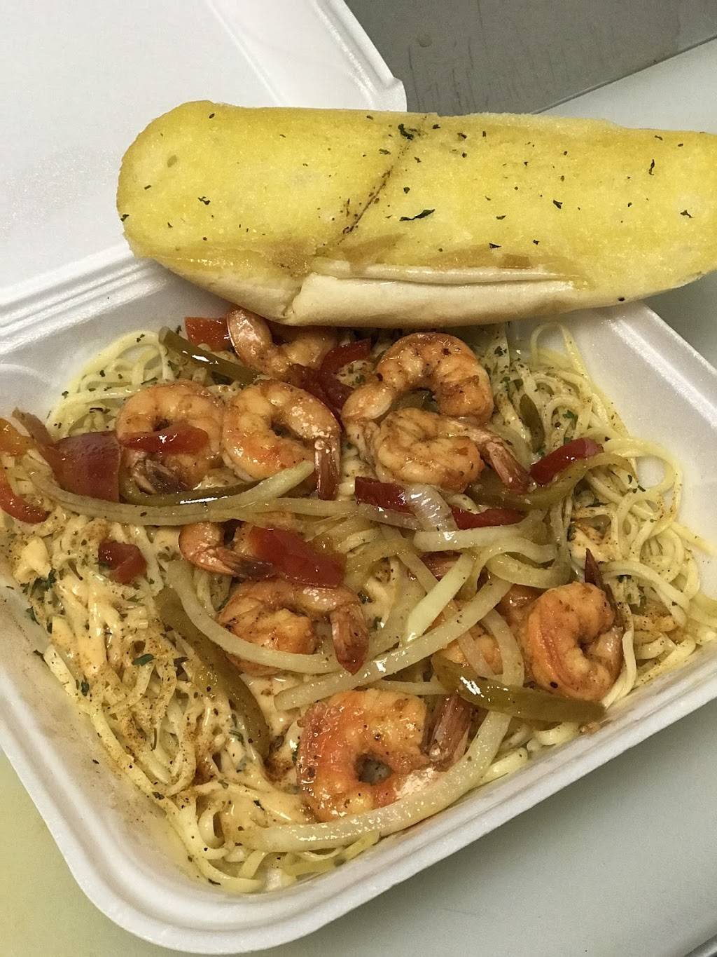 Snappers Fish & Chicken | restaurant | 18312 NW 7th Ave, Miami, FL 33169, USA | 3057702123 OR +1 305-770-2123