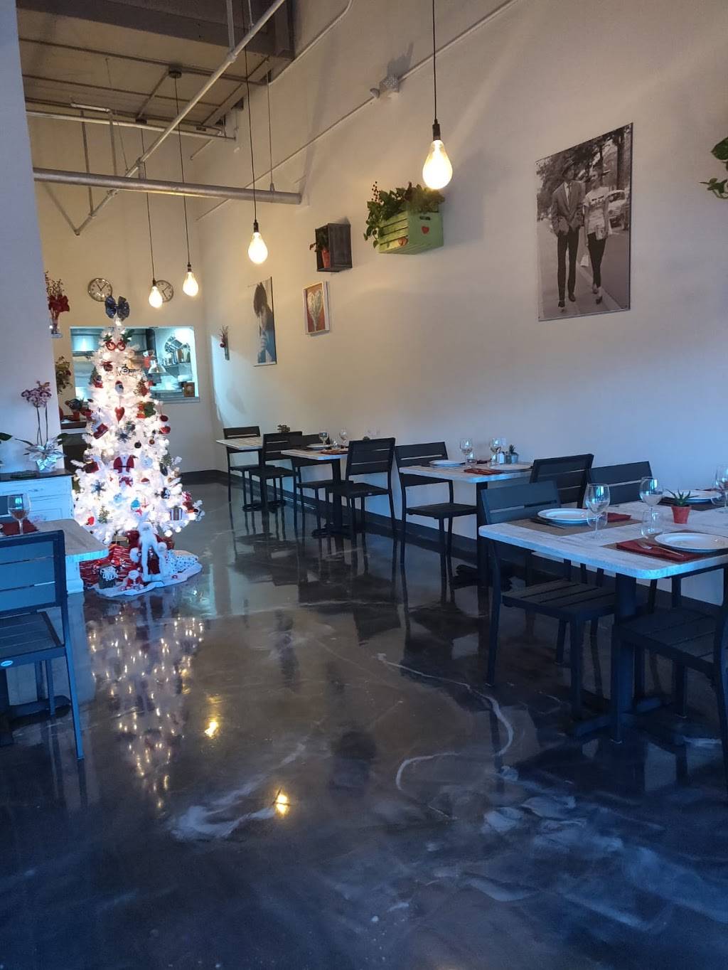 Une part d’amour | restaurant | 2475 McMullen Booth Rd, Clearwater, FL 33759, USA | 7277543439 OR +1 727-754-3439