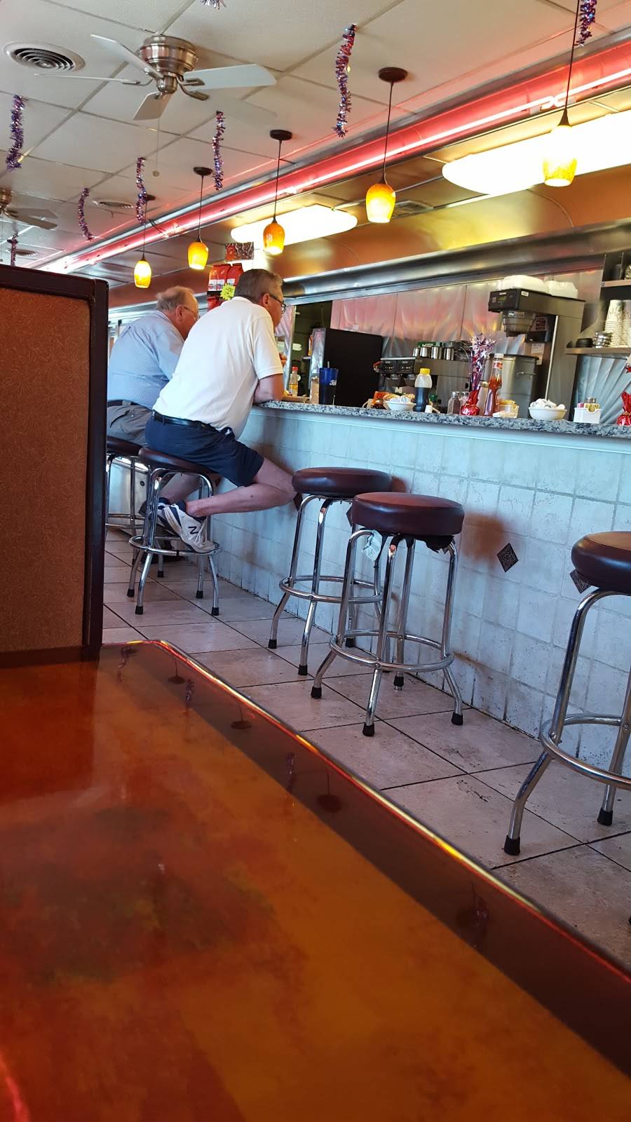 Milford Diner LLC | restaurant | N Walnut St, Milford, DE 19963, USA | 3024240222 OR +1 302-424-0222