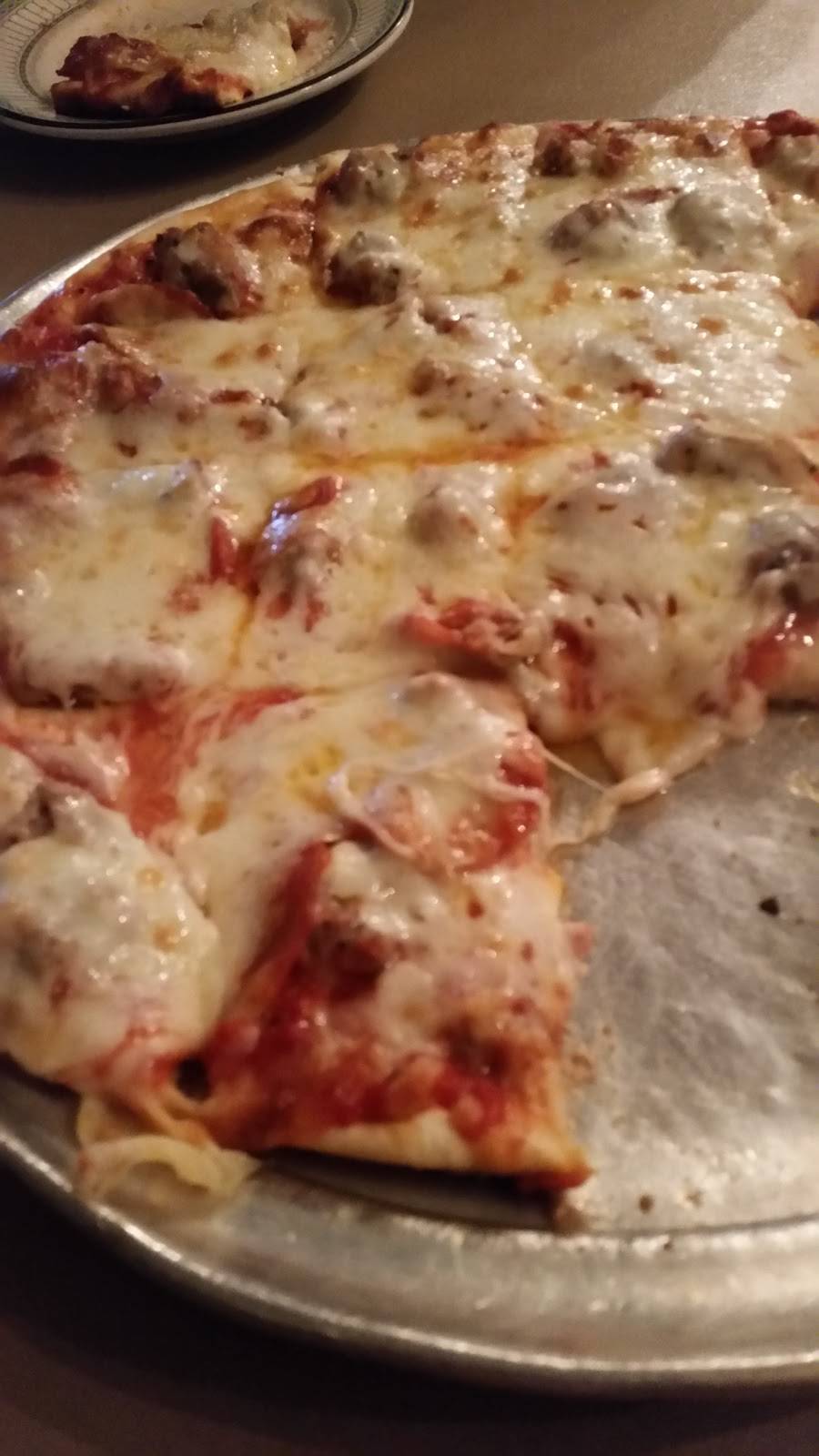 Sams Pizza | restaurant | 2134 Charles St, Rockford, IL 61104, USA | 8153985952 OR +1 815-398-5952