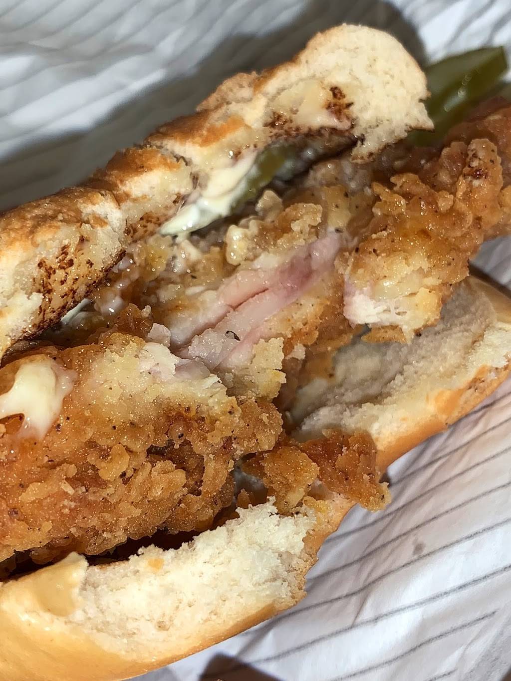 KFC | restaurant | 8590 W Cheyenne Ave, Las Vegas, NV 89129, USA | 7023305891 OR +1 702-330-5891