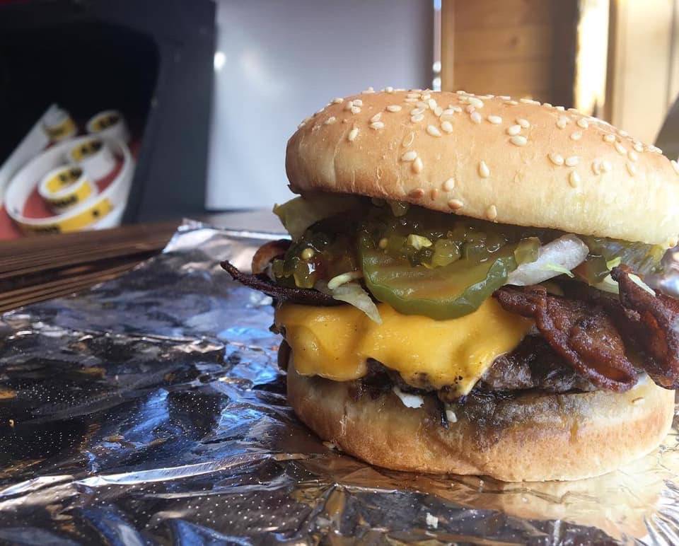 Bradys Brats & Burgers | restaurant | 39333 Proctor Blvd, Sandy, OR 97055, USA | 5034820532 OR +1 503-482-0532