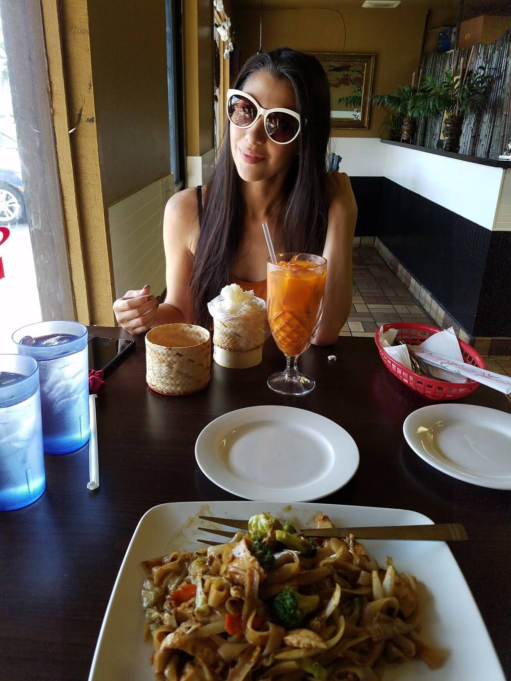 Thai Chili | restaurant | 75 W Bullard Ave, Clovis, CA 93612, USA | 5593260309 OR +1 559-326-0309