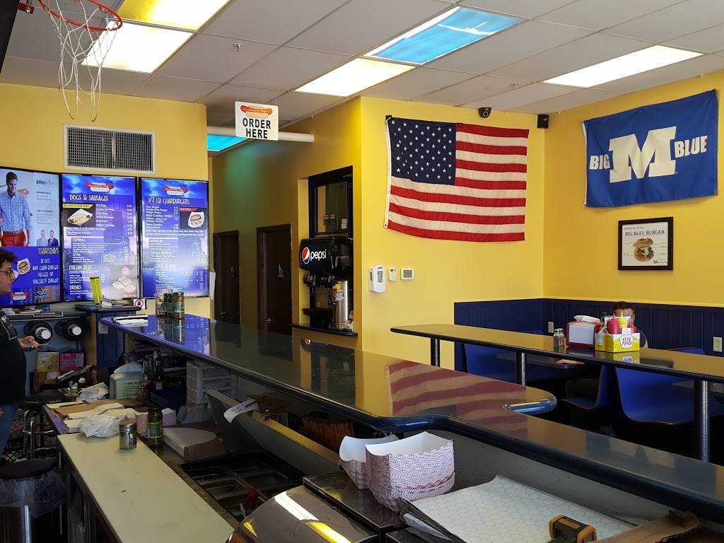 University Dogs | restaurant | 1105 W Wood St, Decatur, IL 62522, USA | 2174222288 OR +1 217-422-2288