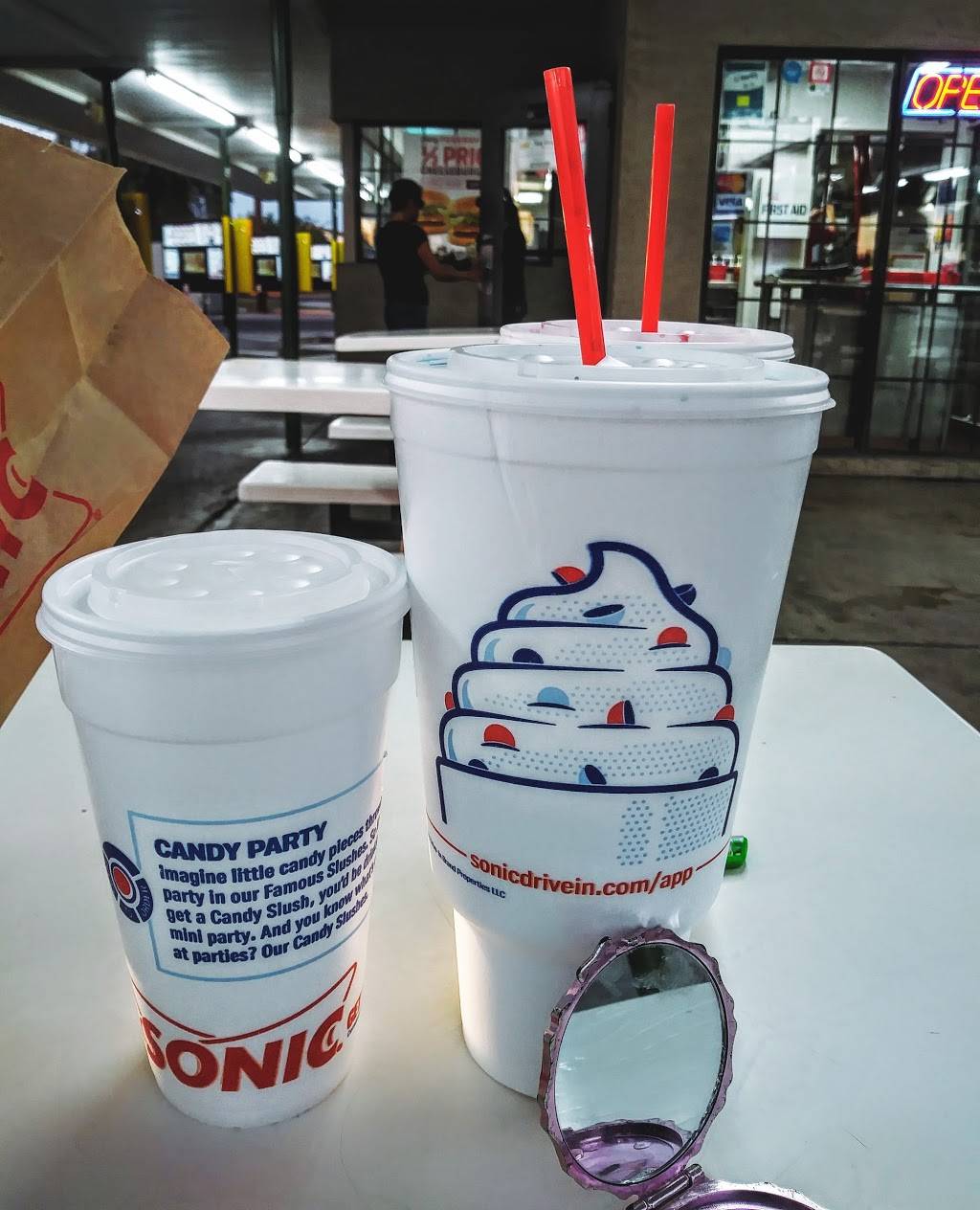 Sonic Drive-In | restaurant | 601 N Central Ave, Avondale, AZ 85323, USA | 6239329100 OR +1 623-932-9100