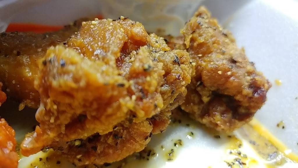 Wings Co. La Presa | restaurant | Blvd. Ignacio Allende, Balcones de La Presa, 22819 Ensenada, B.C., Mexico | 016462925555 OR +52 646 292 5555