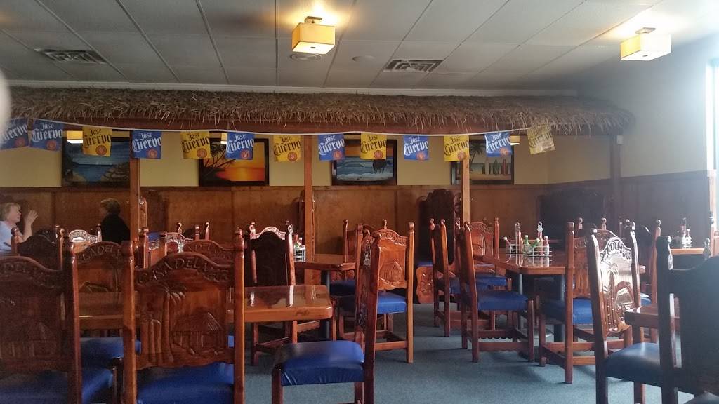 Casa del Mar Mexican Restaurant bar | restaurant | 3725 S Cleveland Massillon Rd, Barberton, OH 44203, USA | 3308256000 OR +1 330-825-6000