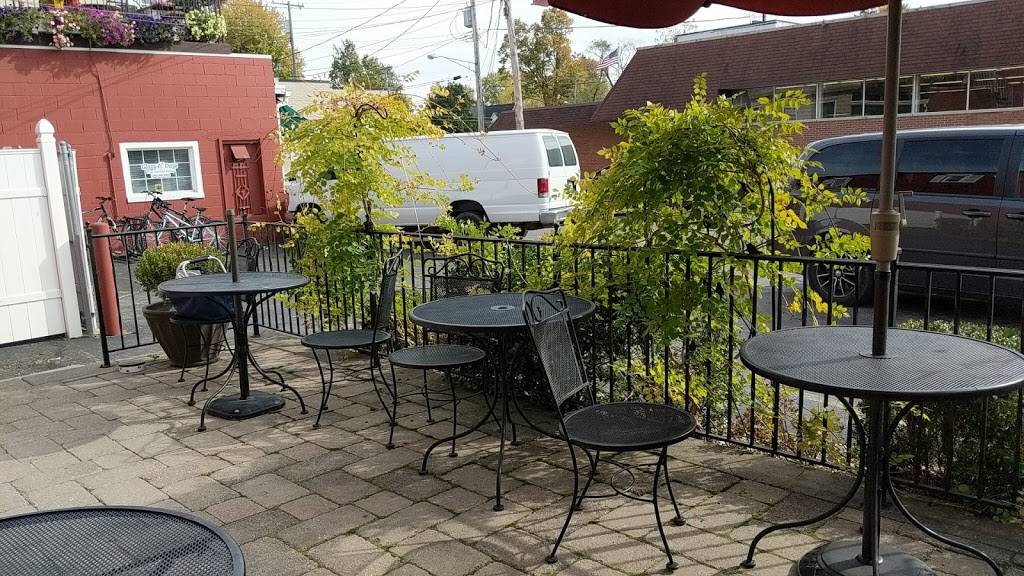 The Corner Caffe | cafe | 101 S Lafayette St, South Lyon, MI 48178, USA | 2484370686 OR +1 248-437-0686