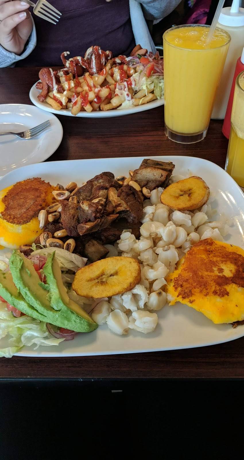 Avenida del Sabor - Ecuadorian Food | restaurant | 5805 W Diversey Ave, Chicago, IL 60639, USA | 7739305370 OR +1 773-930-5370