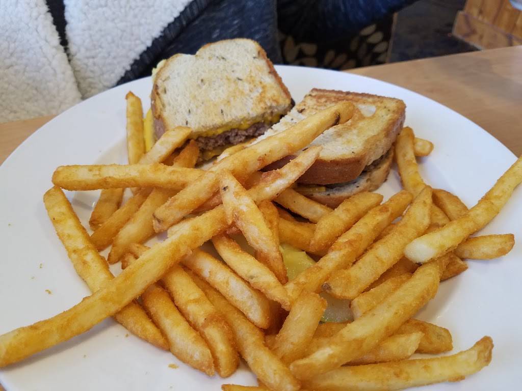 Chippewa Family Restaurant | restaurant | 1701 Kennedy Rd, Chippewa Falls, WI 54729, USA | 7157234751 OR +1 715-723-4751