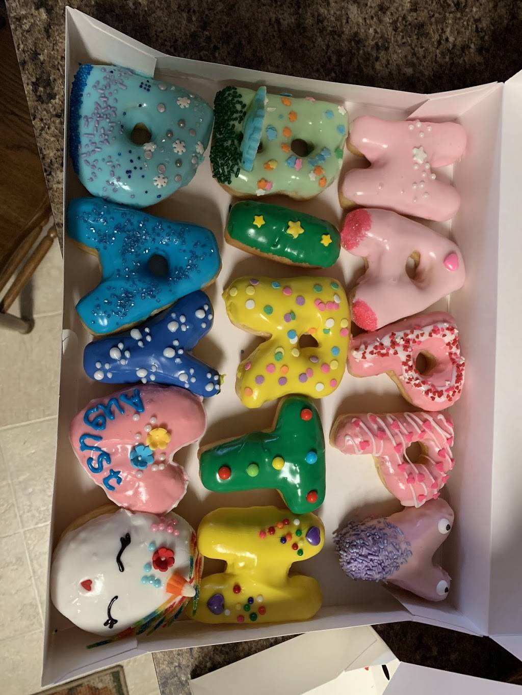 Donutland | restaurant | 574 Interstate Hwy 30, Royse City, TX 75189, USA | 4699847057 OR +1 469-984-7057