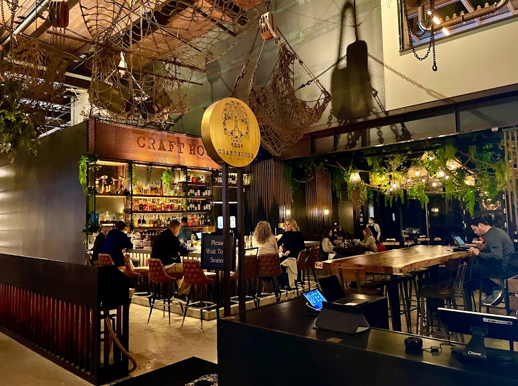 Craft House Sky Deck | restaurant | 12841 El Camino Real Suite 202, San Diego, CA 92130, USA | 8589257067 OR +1 858-925-7067