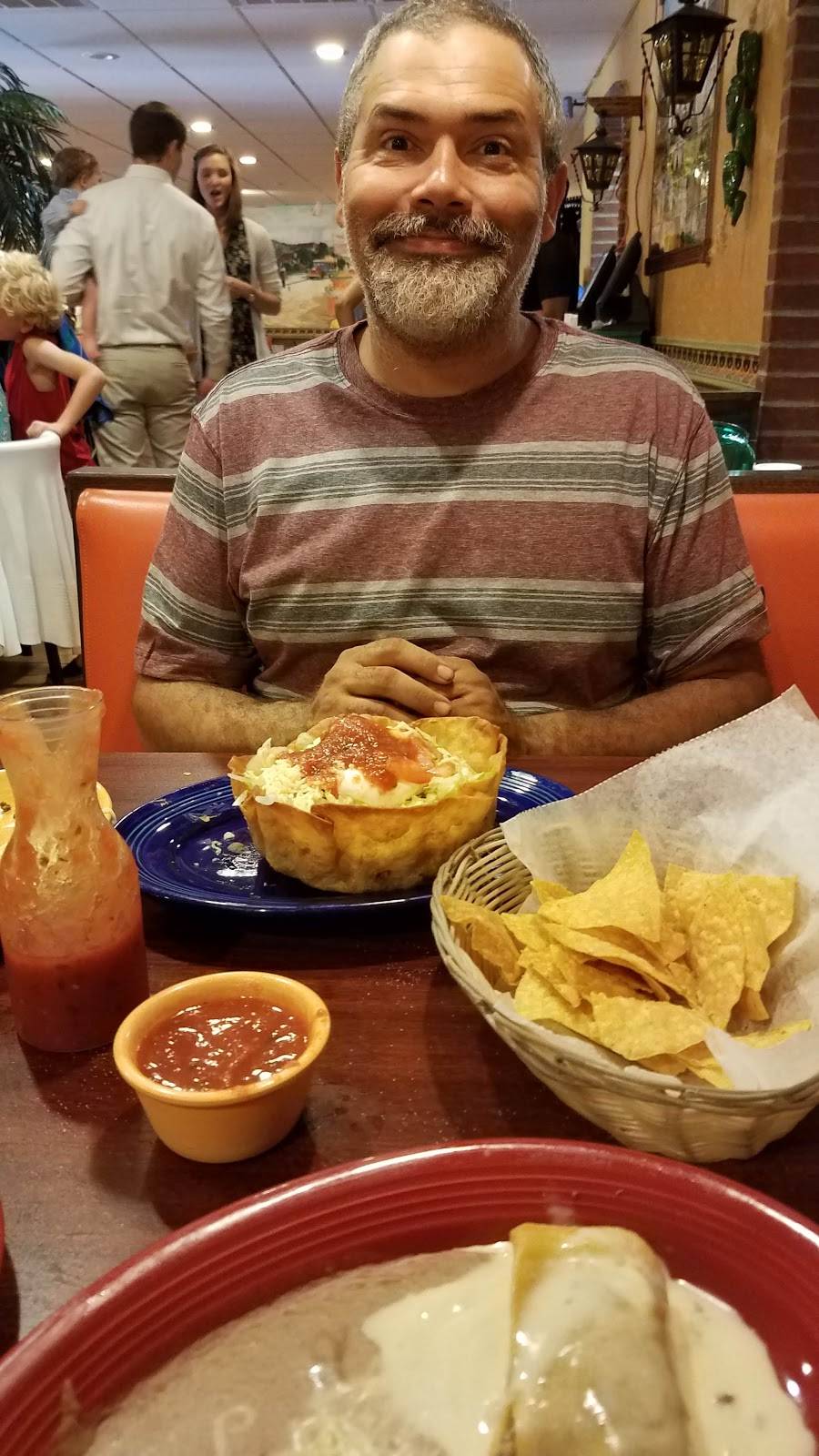 Mi Pueblito | restaurant | 144 Elks Lodge Rd, Huntingdon, TN 38344, USA | 7319860050 OR +1 731-986-0050