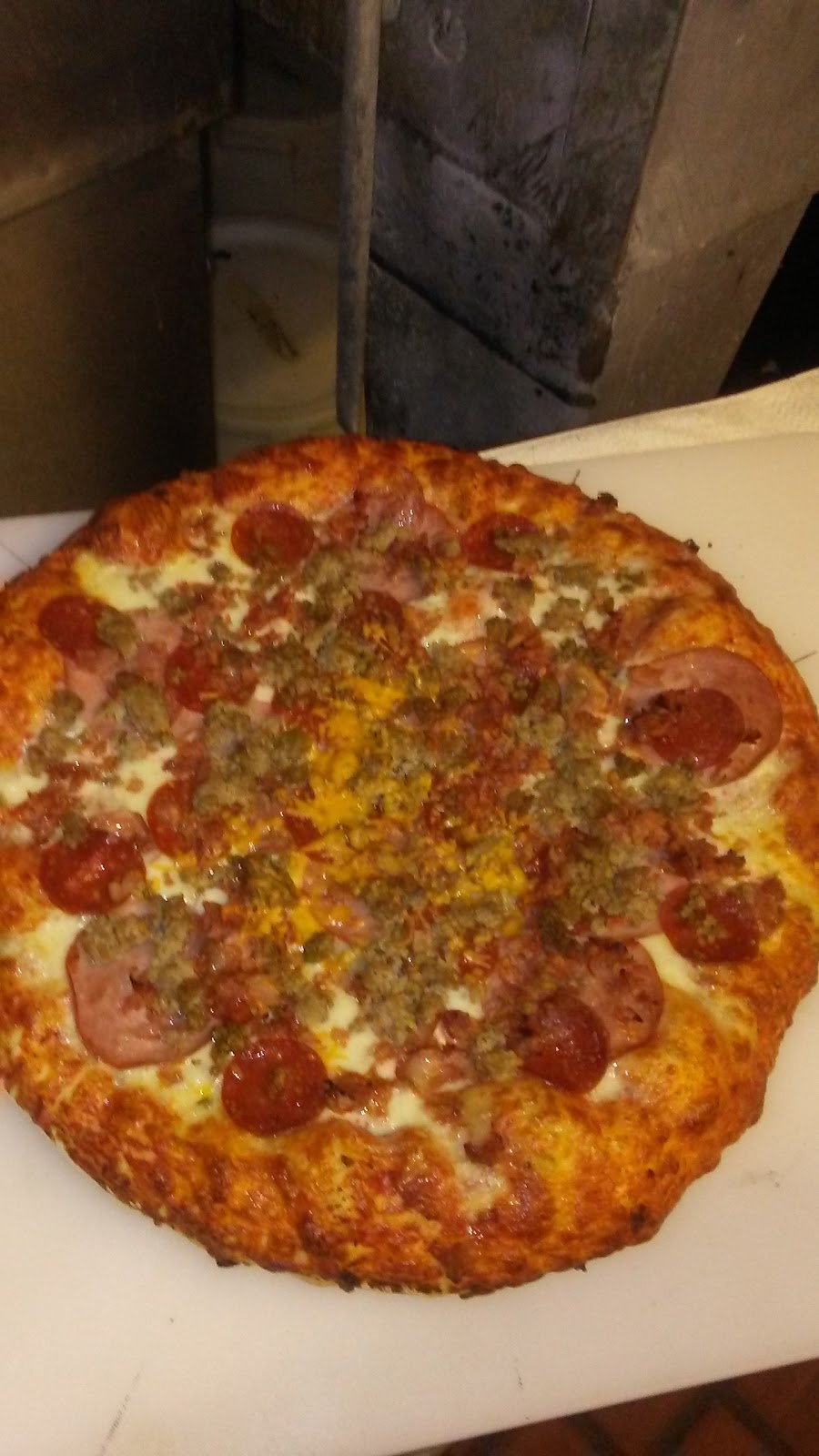 Pizza House | restaurant | 63801 CA-96, Happy Camp, CA 96039, USA | 5304935454 OR +1 530-493-5454