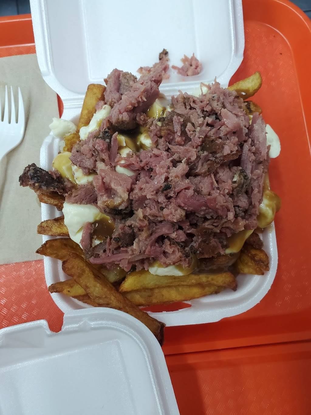 Le poutinault | restaurant | 270b Boulevard Thibeau, Trois-Rivières, QC G8T 6Y4, Canada | 8199094433 OR +1 819-909-4433