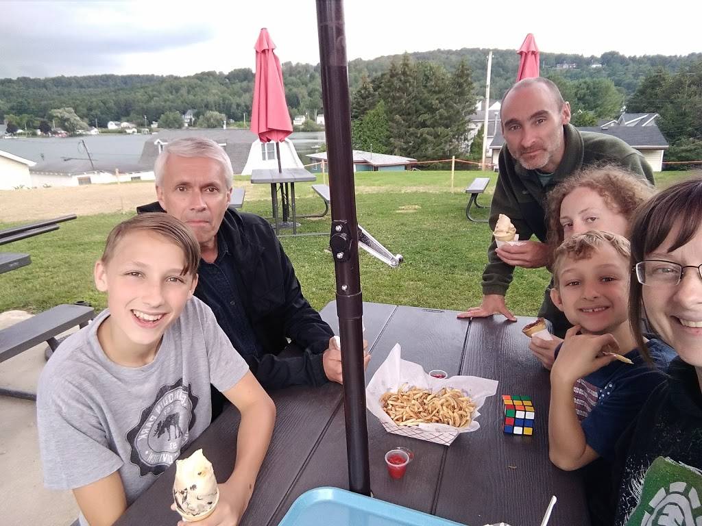 Lime Lake Snack Bar | restaurant | 3197 Elton Rd, Delevan, NY 14042, USA | 7163534800 OR +1 716-353-4800