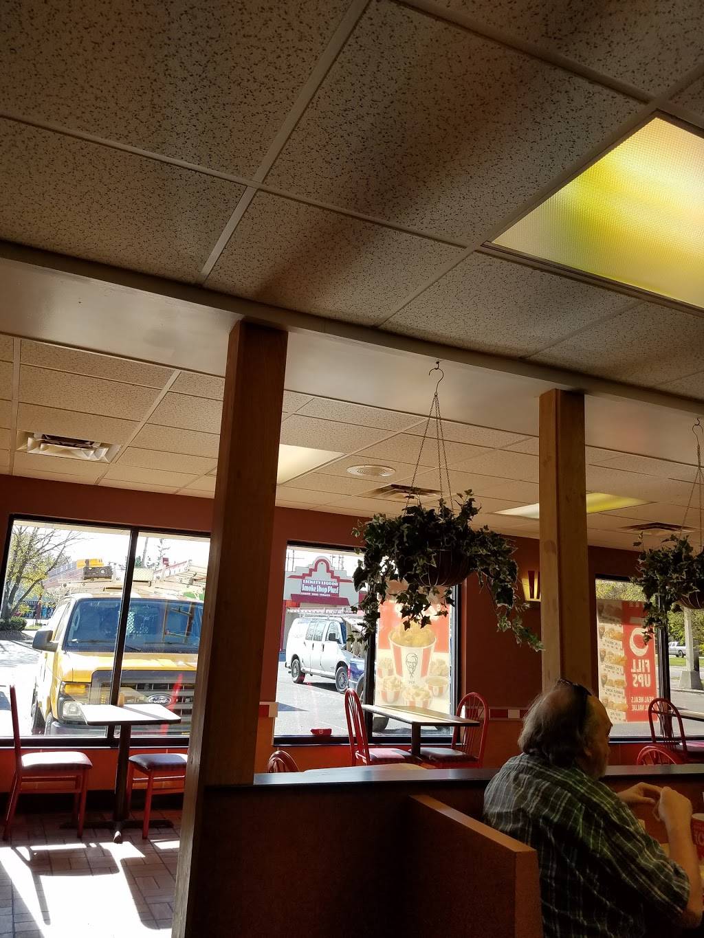 Taco Bell | meal takeaway | 2517 Hubbell Ave, Des Moines, IA 50317, USA | 5152655983 OR +1 515-265-5983