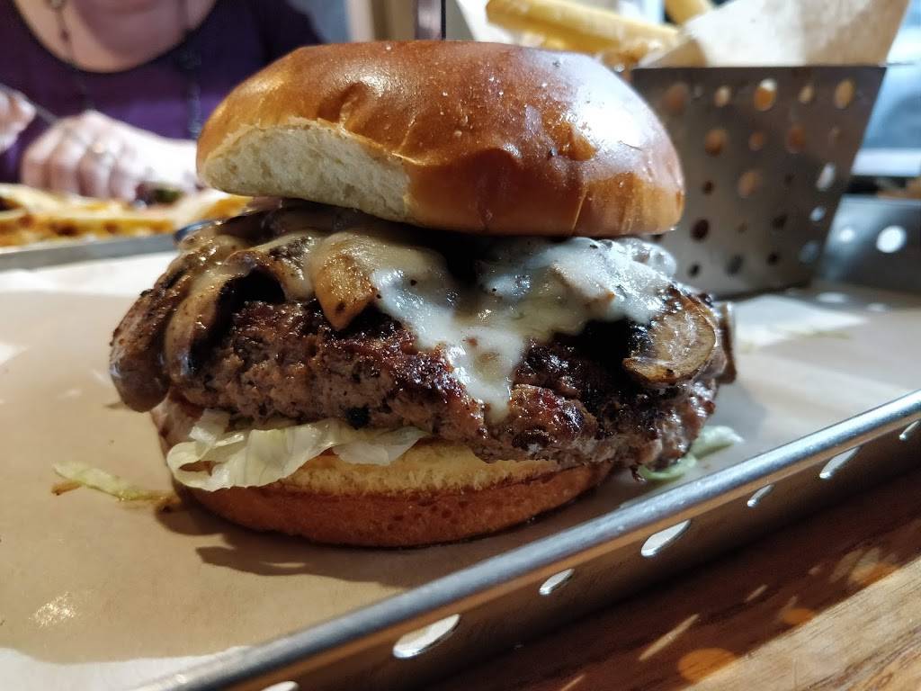 Chilis Grill & Bar | restaurant | 123 Northgate Mall Dr, Chattanooga, TN 37415, USA | 4238774344 OR +1 423-877-4344