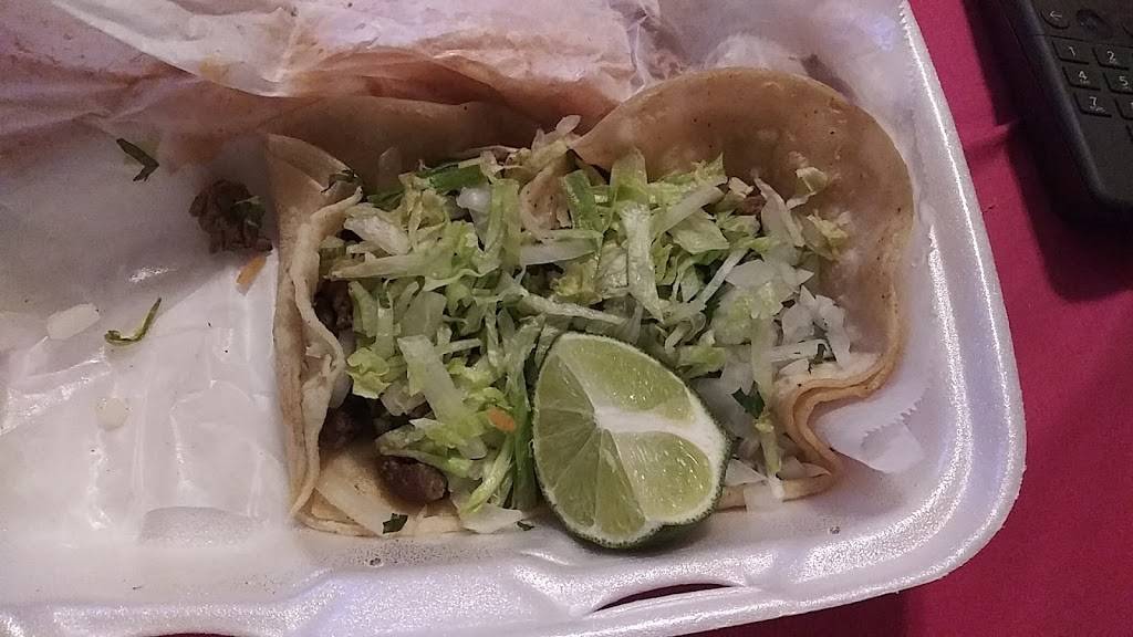 El Jarochito | restaurant | 164 S Academy St, Galesburg, IL 61401, USA | 3093426103 OR +1 309-342-6103