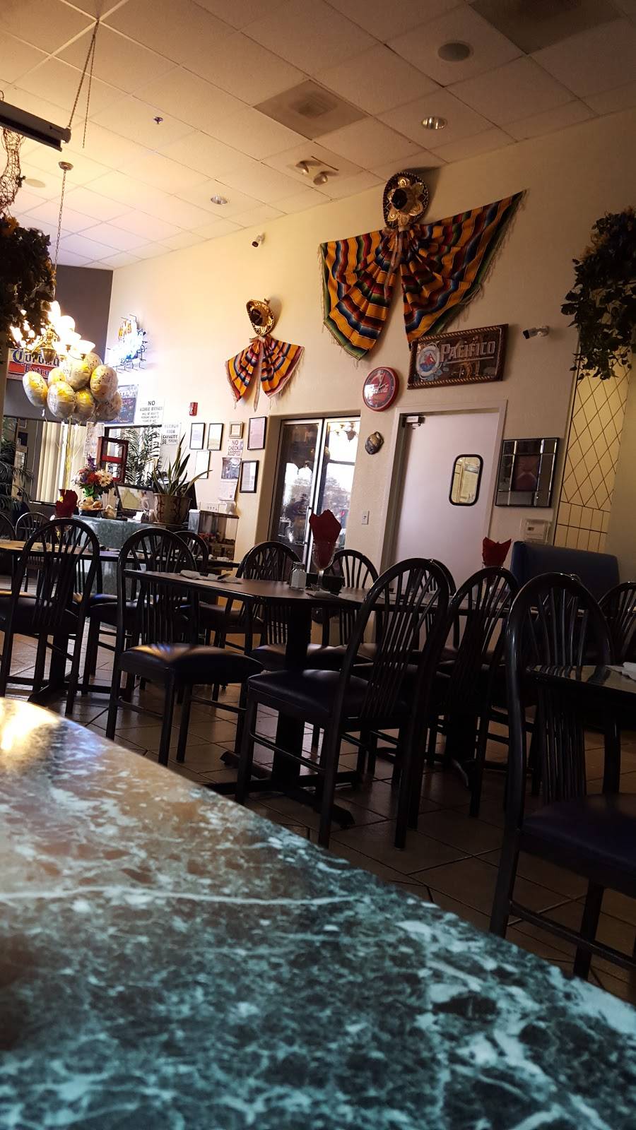 Fiesta Mexicana | restaurant | 530 W 16th St E, Merced, CA 95340, USA | 2097222772 OR +1 209-722-2772