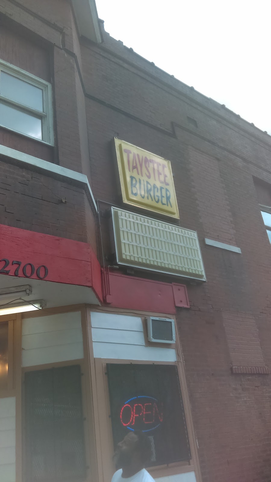 Taystee Burger | restaurant | 2700 State St, East St Louis, IL 62205, USA | 6182711722 OR +1 618-271-1722