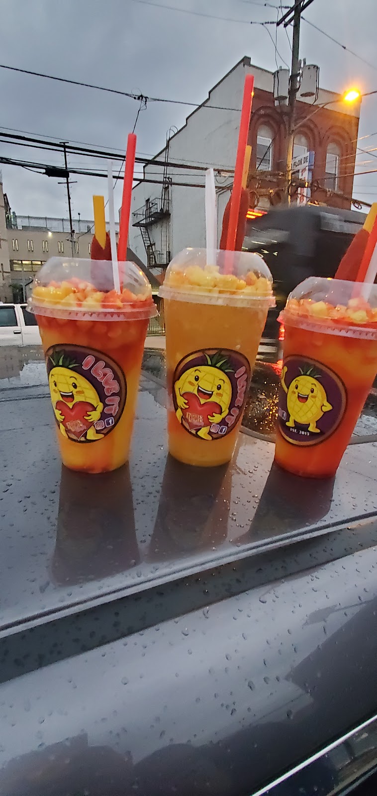 Pinas Locas Quetzaly | restaurant | 329 Grand St, Paterson, NJ 07505, USA | 9733338251 OR +1 973-333-8251