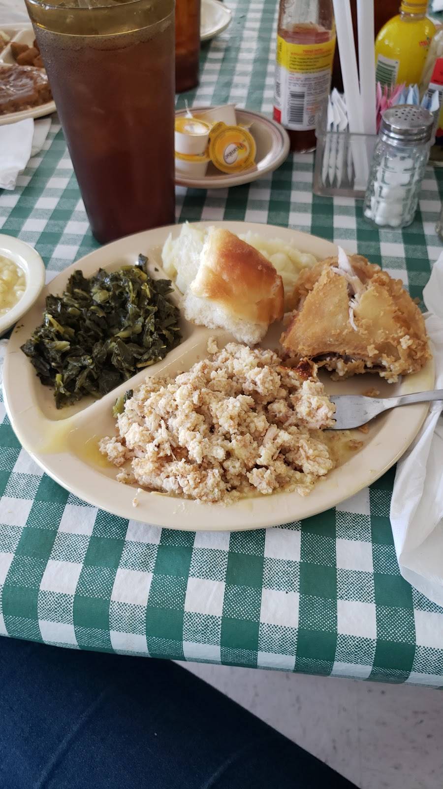 Dots Restaurant | restaurant | 18152 AL-20, Hillsboro, AL 35643, USA | 2566378002 OR +1 256-637-8002