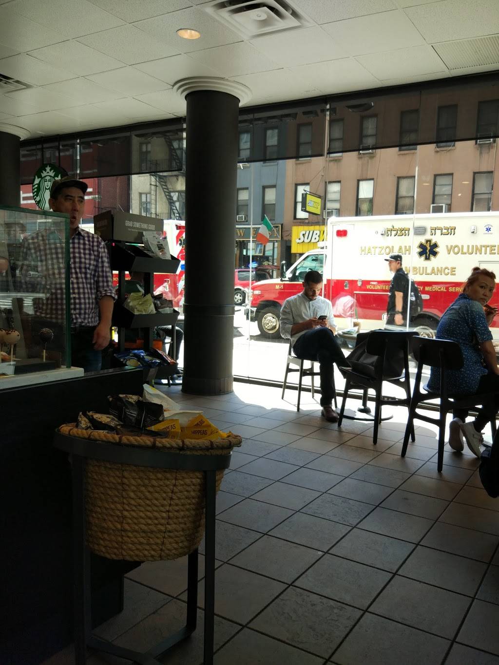 Starbucks | cafe | 1261 Lexington Ave, New York, NY 10028, USA | 2128791764 OR +1 212-879-1764