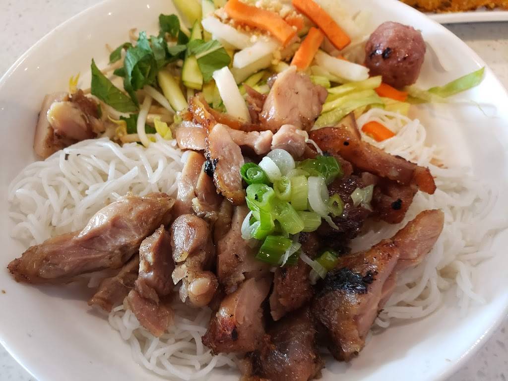 Golden Turtle | restaurant | 723 Central Pkwy W, Mississauga, ON L5B 4L1, Canada | 9052792454 OR +1 905-279-2454