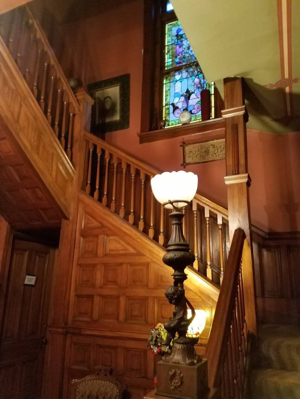 JC Wyatt House | restaurant | 1309 Felix St, St Joseph, MO 64501, USA | 8166761004 OR +1 816-676-1004