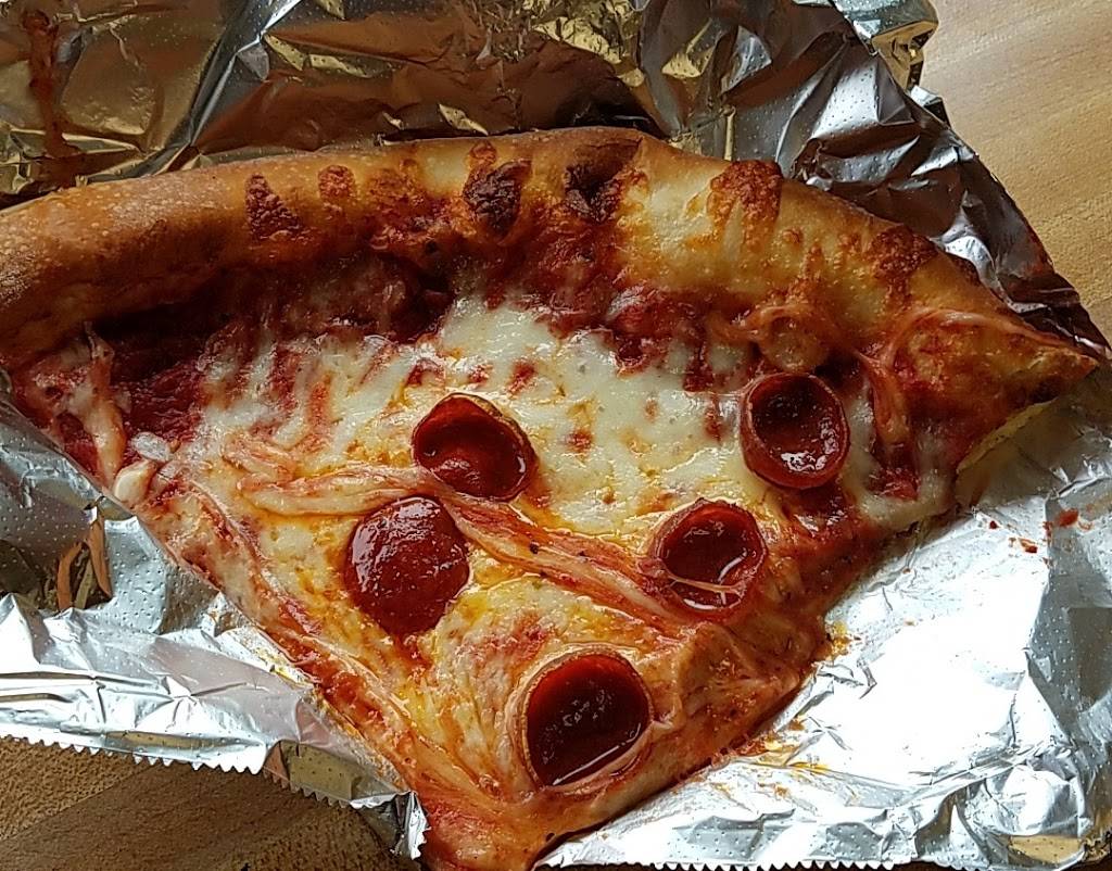 Markies Pizza | restaurant | 14401 E 9 Mile Rd, Warren, MI 48089, USA | 5867729580 OR +1 586-772-9580