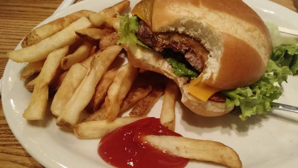 Cracker Barrel Old Country Store | restaurant | 152 Rowe Rd, Staunton, VA 24401, USA | 5408857550 OR +1 540-885-7550