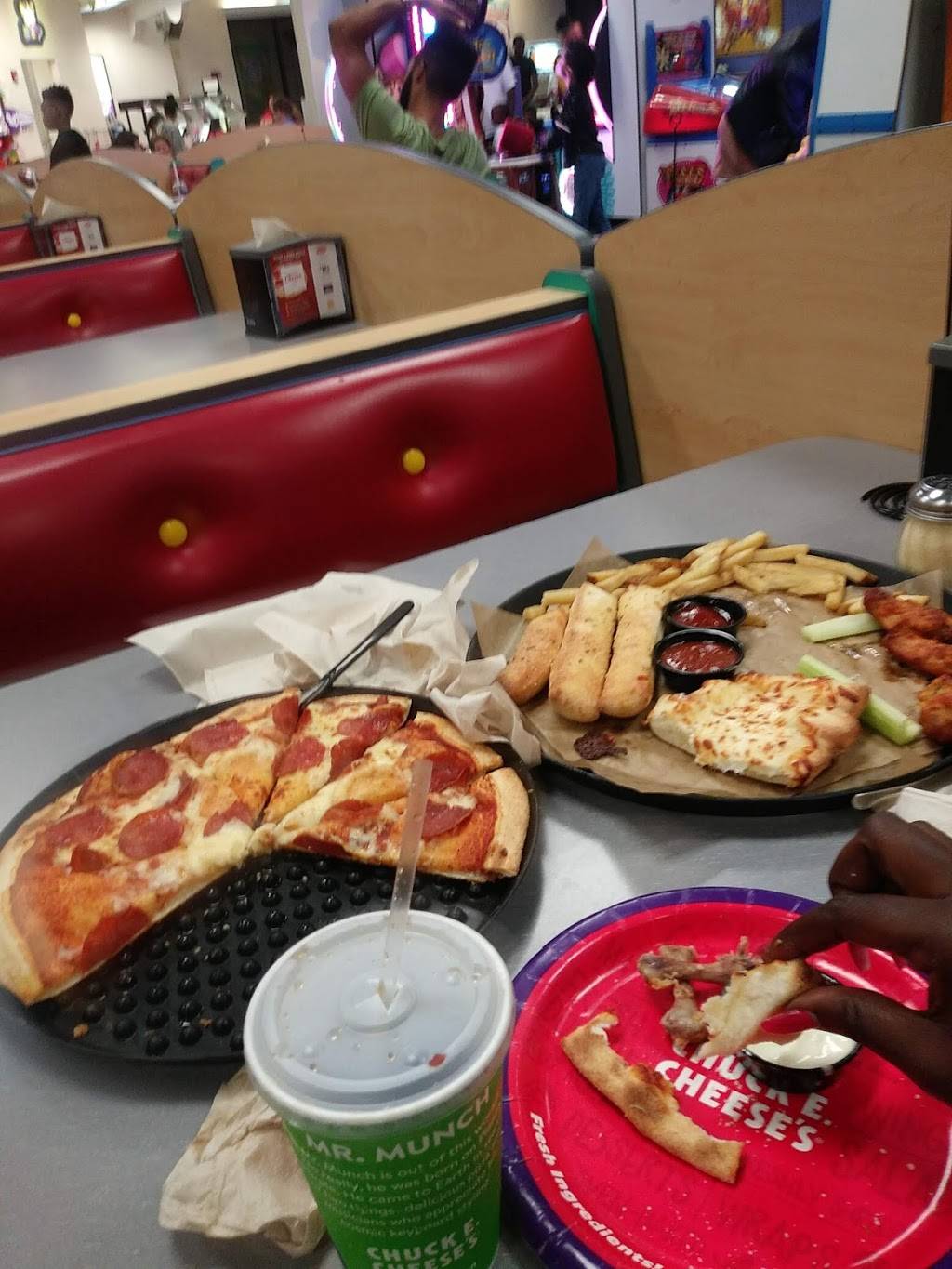 Chuck E. Cheese | restaurant | 18575 S Dixie Hwy, Cutler Bay, FL 33157, USA | 3052563886 OR +1 305-256-3886