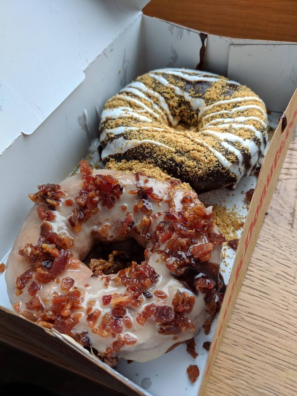 Duck Donuts - Pinecrest | bakery | 200 Park Ave Suite 140, Highland Hills, OH 44122, USA | 2163310184 OR +1 216-331-0184