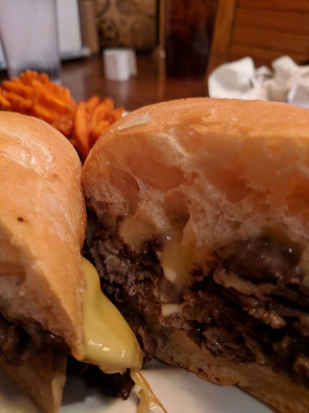 Bs Restaurant & Sports Pub | restaurant | 2742 N Lake Dr, Columbia, SC 29212, USA | 8037815656 OR +1 803-781-5656