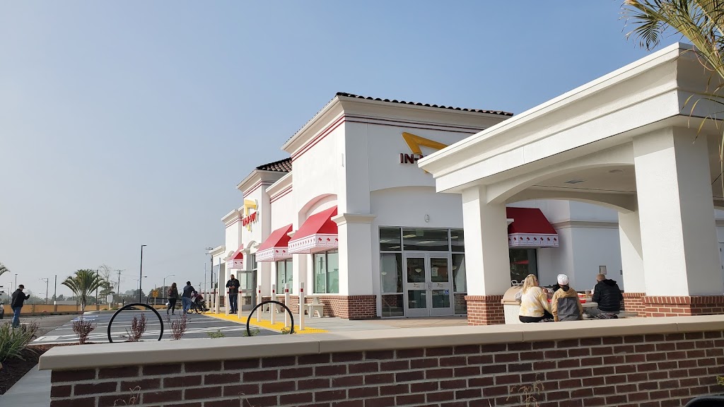 In-N-Out Burger | restaurant | 11802 Whittier Blvd, Whittier, CA 90601, USA | 8007861000 OR +1 800-786-1000