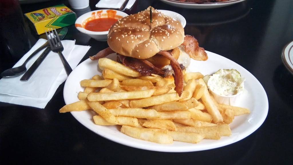 Js Hideaway Family Diner | restaurant | 2635 Diamond St, Rosamond, CA 93560, USA | 6612214529 OR +1 661-221-4529