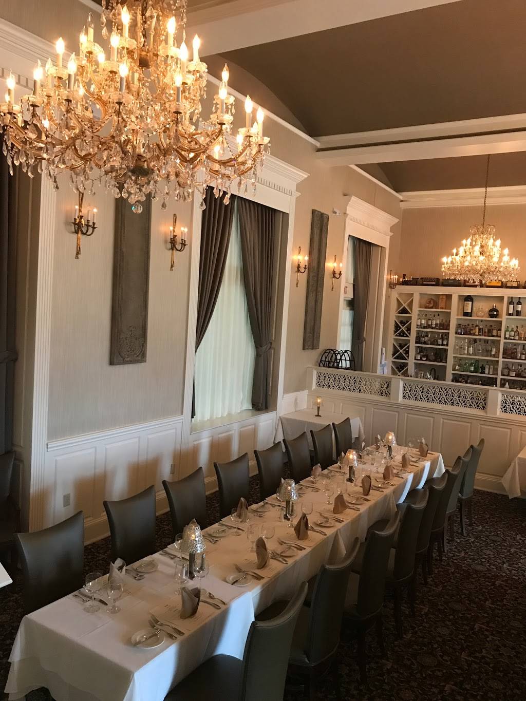 Laurys Restaurant | restaurant | 350 MacCorkle Ave SE, Charleston, WV 25314, USA | 3043430055 OR +1 304-343-0055