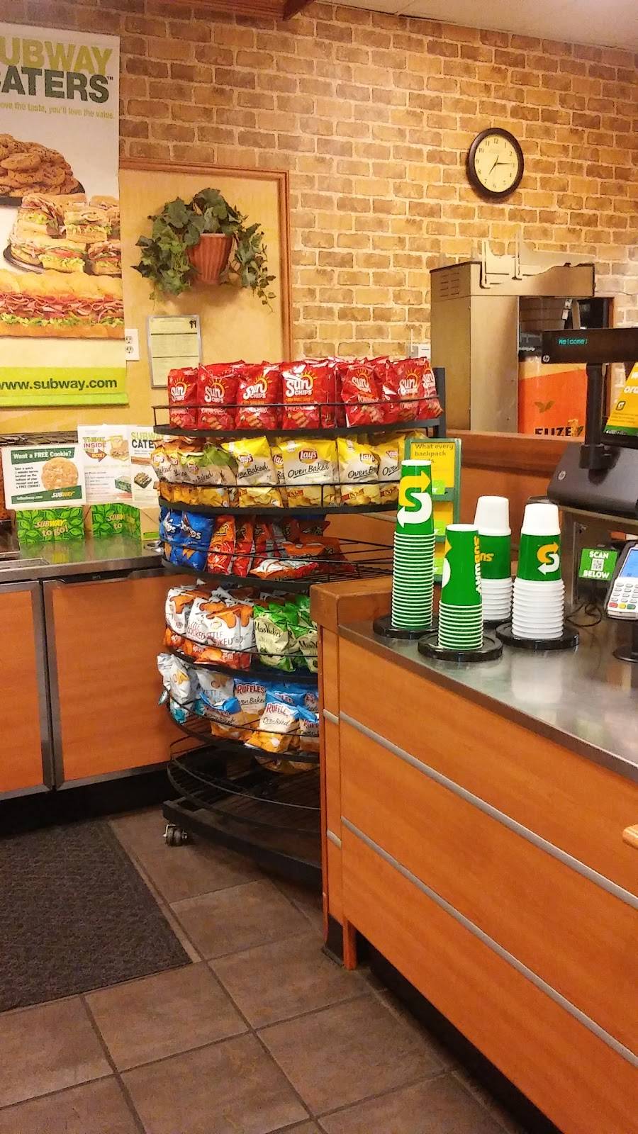 Subway | restaurant | 3440 Elvis Presley Blvd, Memphis, TN 38116, USA | 9013443330 OR +1 901-344-3330