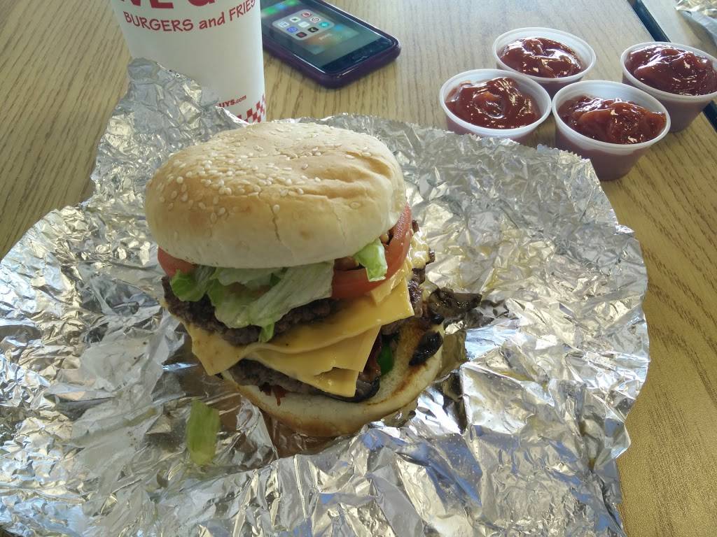 Five Guys | meal takeaway | 2020 Gunbarrel Rd, Chattanooga, TN 37421, USA | 4236643500 OR +1 423-664-3500