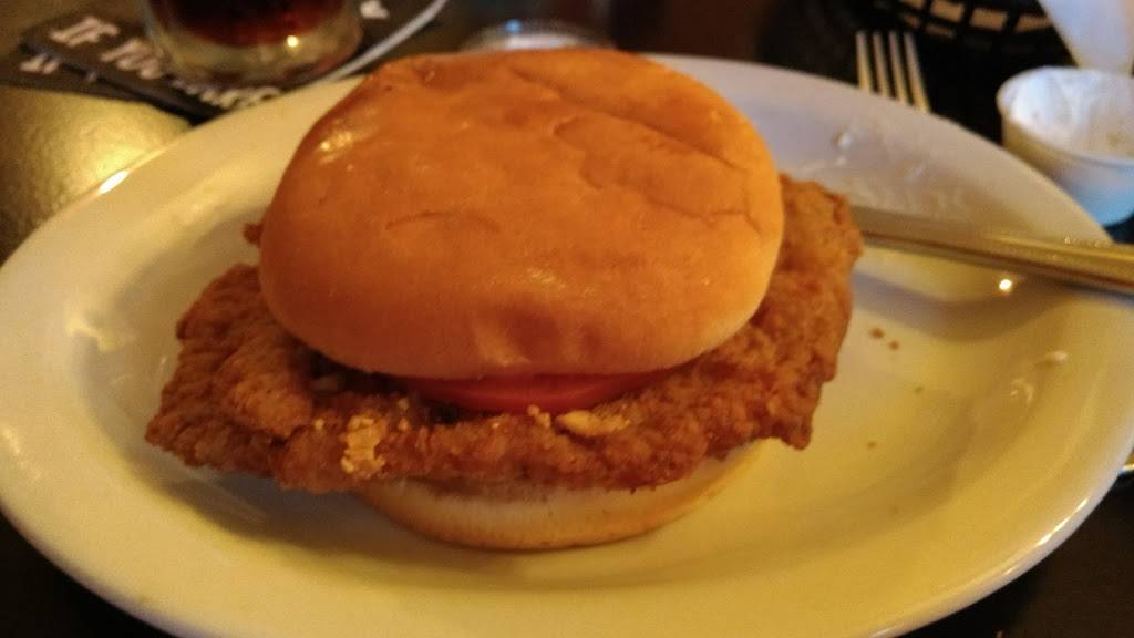 Martys Pub | restaurant | 304 N Jefferson St, Converse, IN 46919, USA | 7653955442 OR +1 765-395-5442