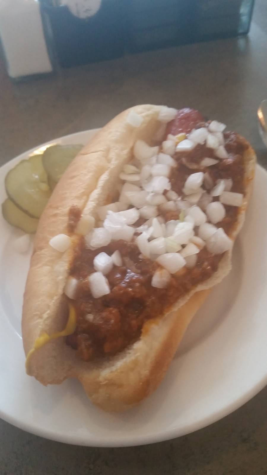 Dimitris Restaurant | restaurant | 6334 W Saginaw Hwy, Lansing, MI 48917, USA | 5173236867 OR +1 517-323-6867