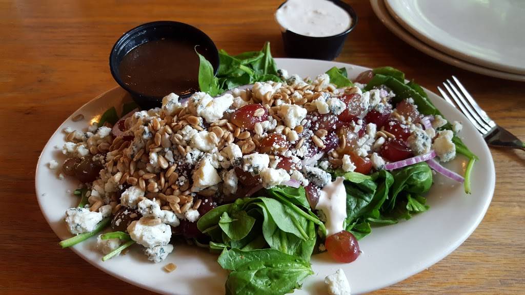 Pies & Pints - Fayetteville, WV | restaurant | 219 W Maple Ave, Fayetteville, WV 25840, USA | 3045742200 OR +1 304-574-2200