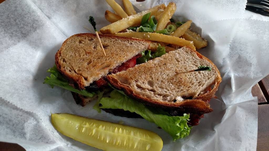 Quahog Republic: Waterfront Eatery | restaurant | 197 Onset Ave, Wareham, MA 02571, USA | 5082959300 OR +1 508-295-9300