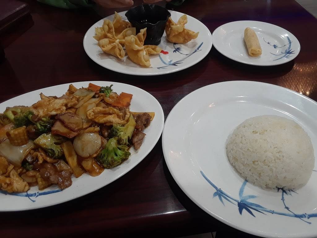 Lucky Star | restaurant | 719 Main St, Winfield, KS 67156, USA | 6204025098 OR +1 620-402-5098