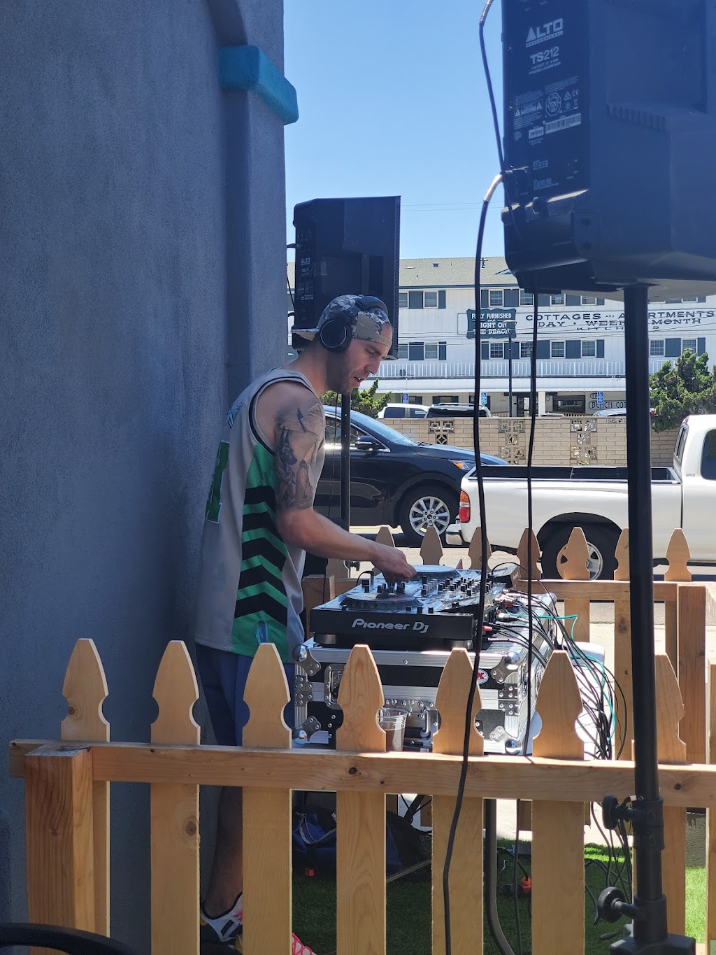 Seaside Pizza Co. | meal takeaway | 4263 Mission Blvd, San Diego, CA 92109, USA | 8588867006 OR +1 858-886-7006