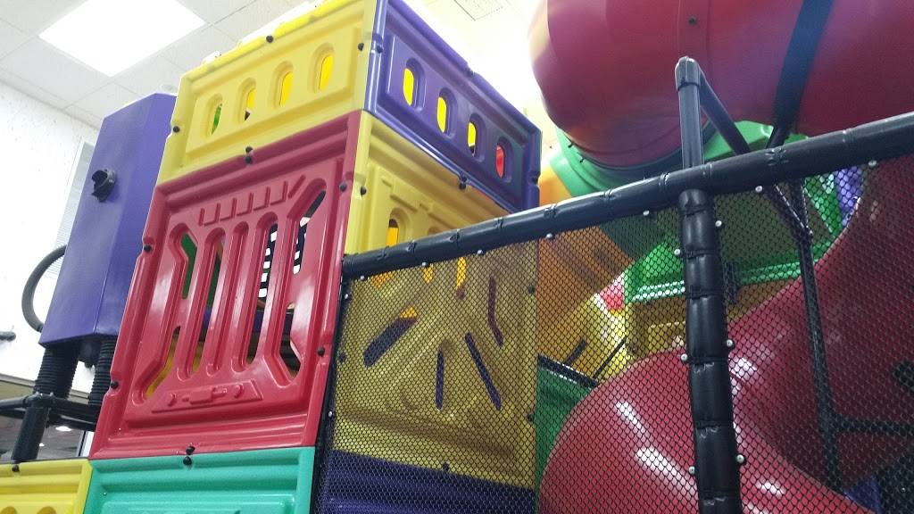 McDonalds | cafe | 801 Meadowbrook Rd, Waukesha, WI 53188, USA | 2625240125 OR +1 262-524-0125