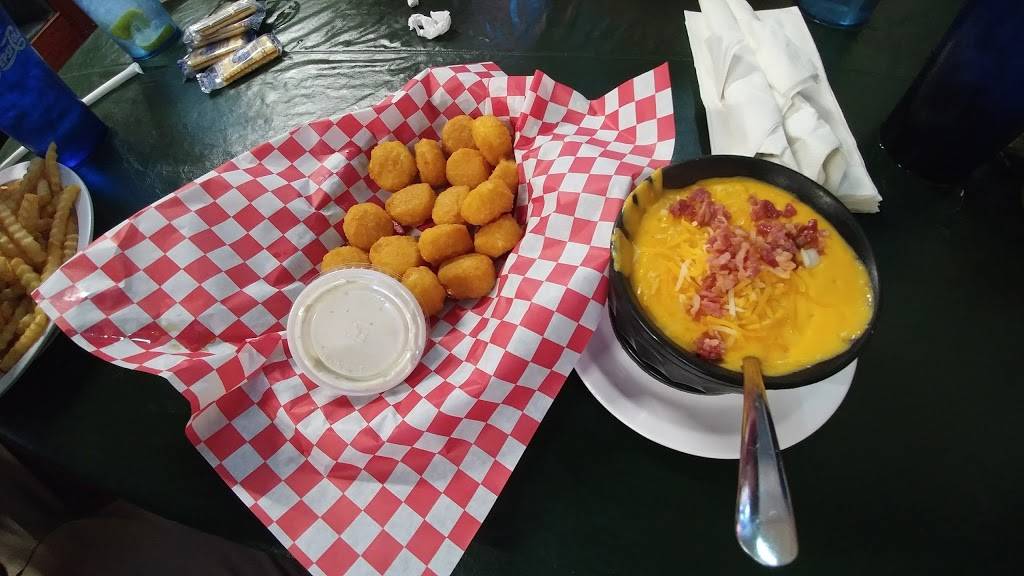 Gilliganz Bar and Grill | restaurant | 7257 St James Dr, Edwardsville, IL 62025, USA | 6186560620 OR +1 618-656-0620