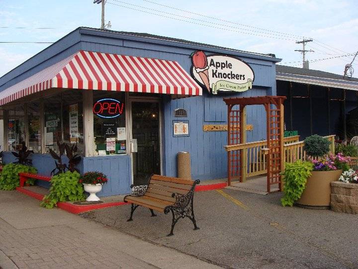 Apple Knockers Ice Cream Parlor | restaurant | 220 W Prairie St, Vicksburg, MI 49097, USA | 2696491880 OR +1 269-649-1880