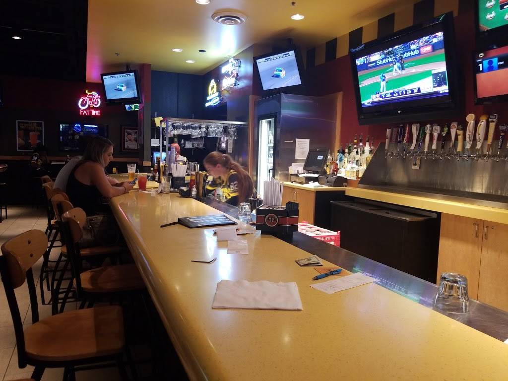 Buffalo Wild Wings | restaurant | 6129 Crawfordsville Rd Unit B, Speedway, IN 46224, USA | 3172419464 OR +1 317-241-9464